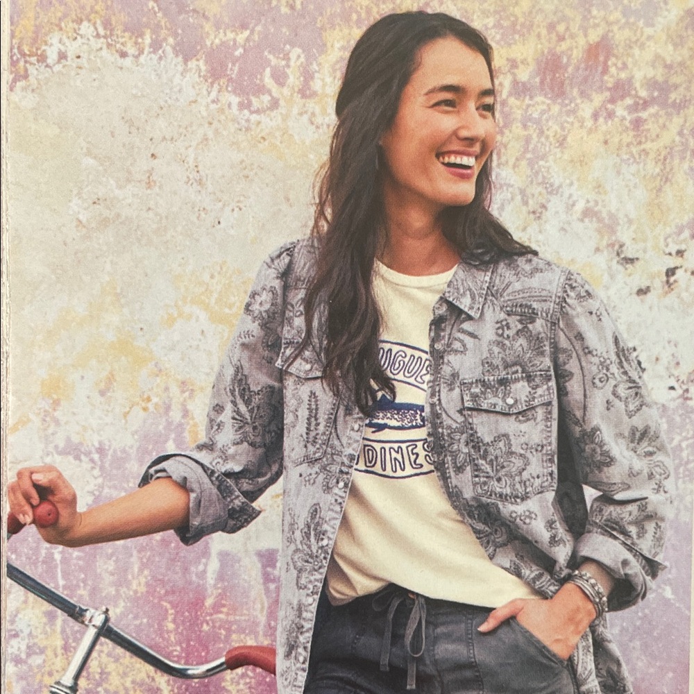New! Floral Fountains Top Sundance Retail$148.